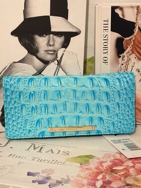 NWT✨BRAHMIN TROPIC BLUE MELBOURNE🩵 ADY WALLET RARE